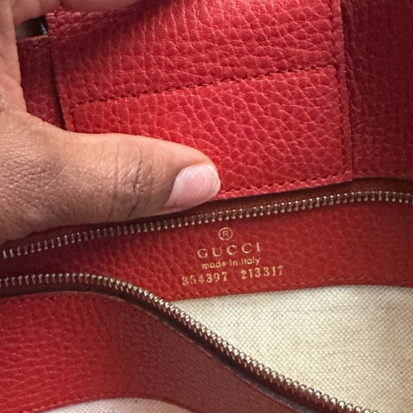 Authentic Gucci swing tote bag . - Picture 2 of 10